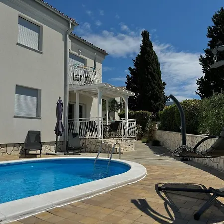Cozy Rosmarin With Private Pool Lejlighed