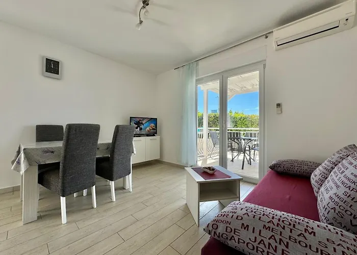 Cozy Rosmarin With Private Pool Krk Town